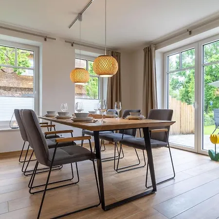 Hus Achter De Dannen Hus Achter De Dannen *